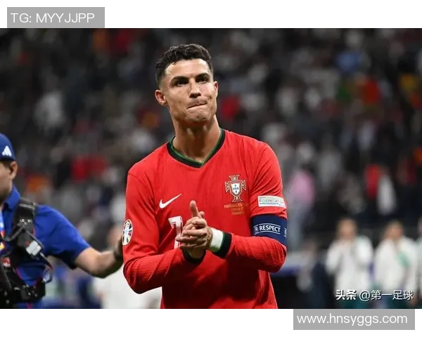 全球足坛十大传奇球星排名揭秘 每位都是历史级别的存在