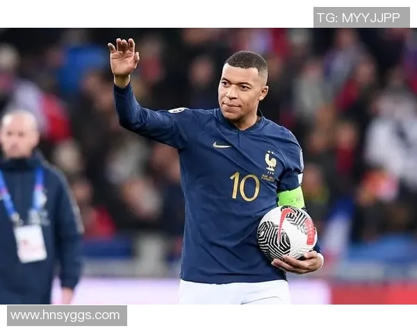 法国足球明星姆巴佩年纪多大是否影响他的未来成就分析