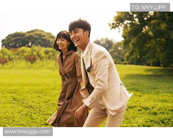 情侣通过认出足球球星考验默契度引发全场欢笑甜蜜互动 情侣通过认出足球球星考验默契度引发全场欢笑甜蜜互动